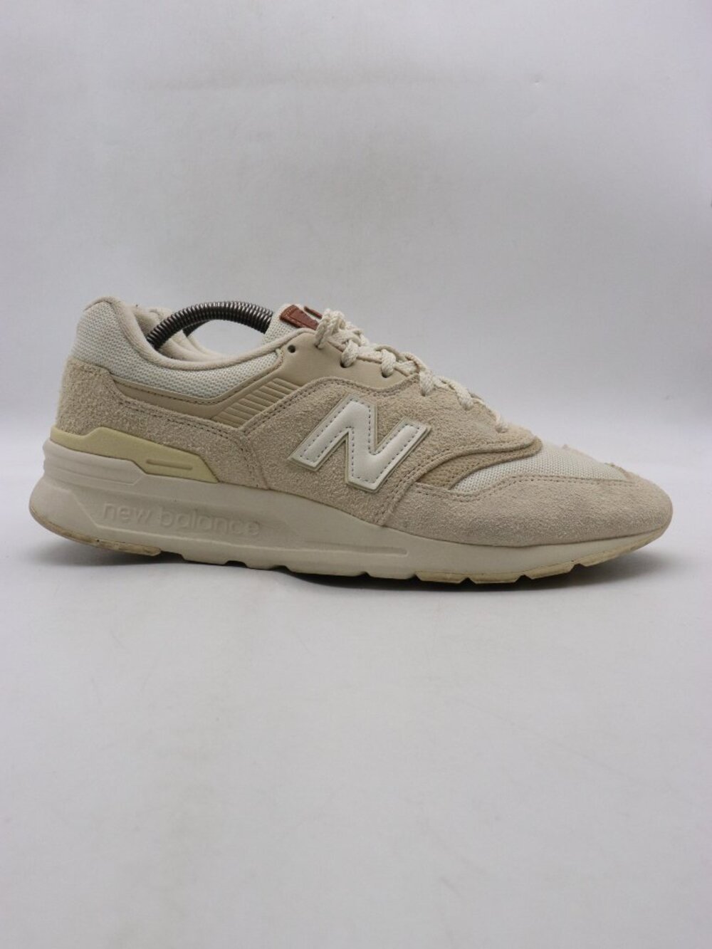 New Balance 997H Shoes Men's 10.5 Women's 12 Beige Suede Sneakers CM997HOB